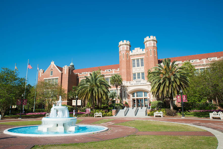 Picture of Wescott and fountain at FSU.